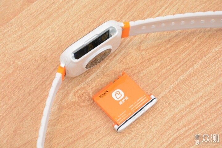 創新科技,Baehug寶護光X8換電青少年電話手錶_新浪眾測