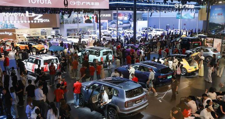 哈弗大狗PLUS预售换新价格11.28万起  Hi4 与全家共赴热爱