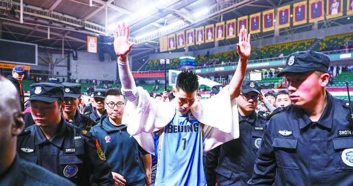 告别“林疯狂”，37岁林书豪宣布退役