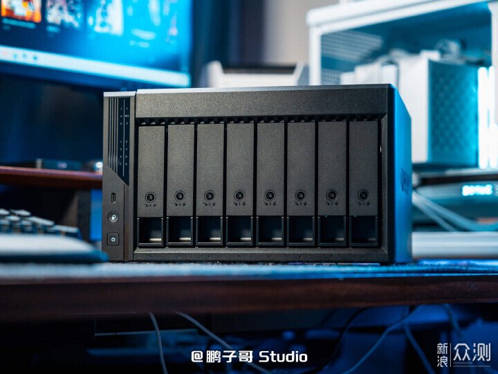 威聯通新品NAS Qu805,家用定價、企業性能_新浪眾測