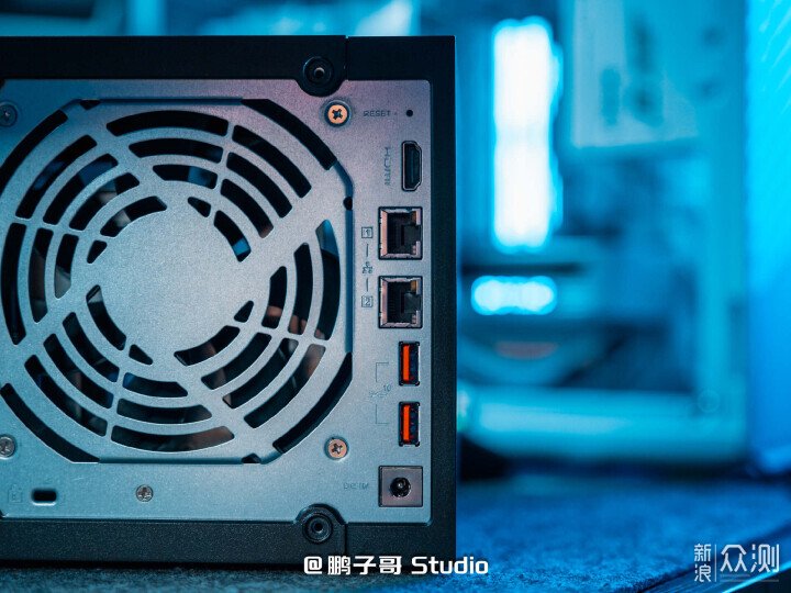 威聯通新品NAS Qu805,家用定價、企業性能_新浪眾測
