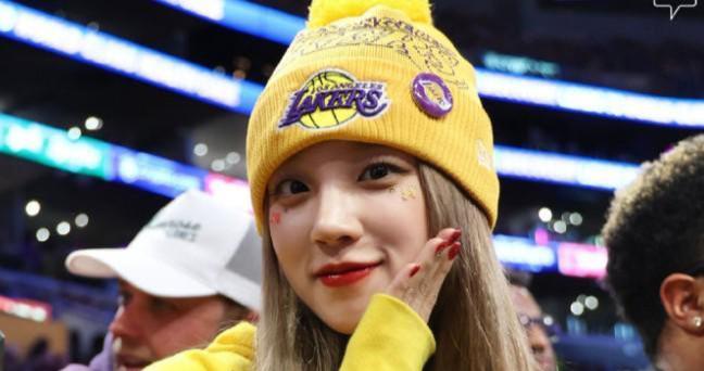 宋雨琦阿Sa周是汝……这些女星都是铁杆球迷