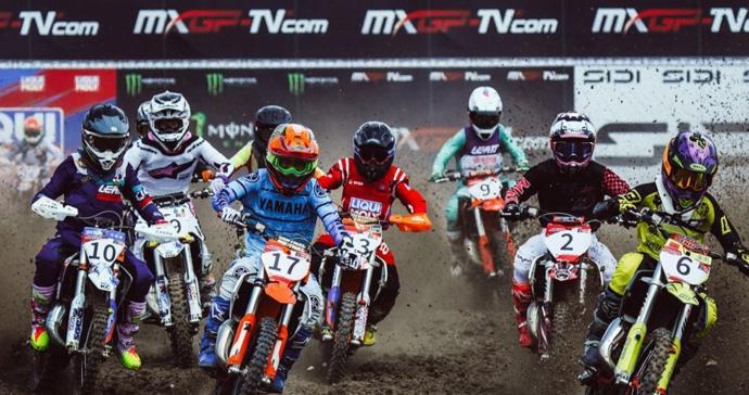 因为这场国际顶级的赛车比赛，网约车司机、大学生、二次元表演者齐聚奉贤……