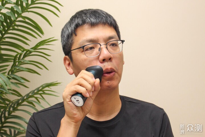硬剛千元機!未野MAX剃鬚刀:高轉速不留鬍鬚_新浪眾測