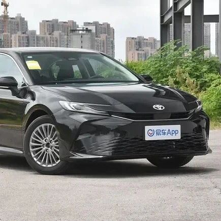 15.88万起！燃油/混动三种动力可选！内饰升级！凯美瑞年改款上市！