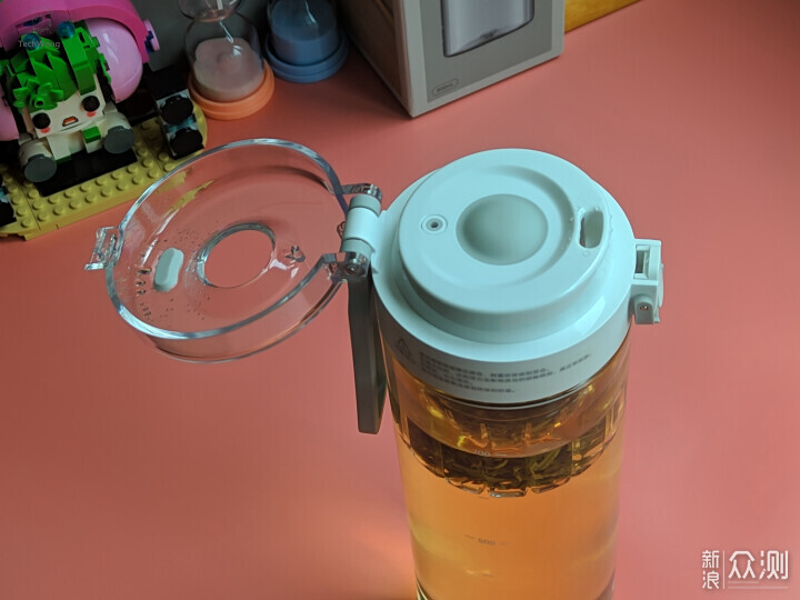 小米磁吸茶倉杯：獨立茶倉一按即泡隨時喝好茶_新浪眾測