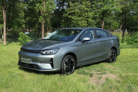 C位出道，走心推荐，北京汽车北京EU5 PLUS全国新车9.14万起