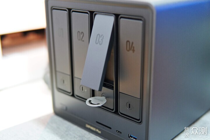 用綠聯DXP4800 Plus打造高性能數據中心_新浪眾測