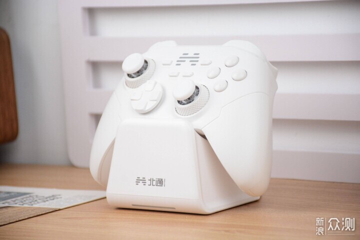 百元價位挑戰旗艦:新一代北通鯤鵬20絕塵白_新浪眾測