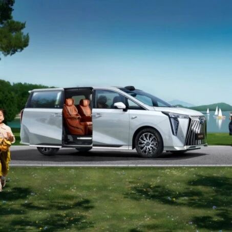 25万级豪华MPV新选择！八冠王周鹏携手传祺向往M8宗师诠释“向往的生活”