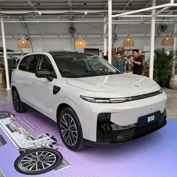 约15.07万人民币起！新款零跑B10在泰国上市！