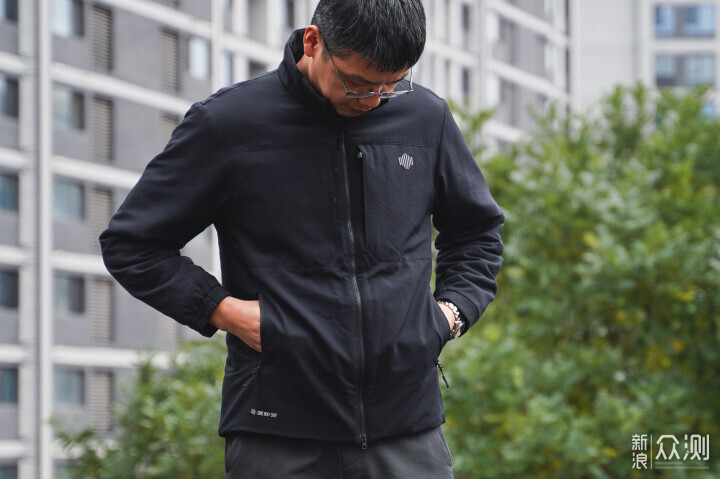 單導動態C80立領棉服,解鎖冬日穿搭新方案_新浪眾測