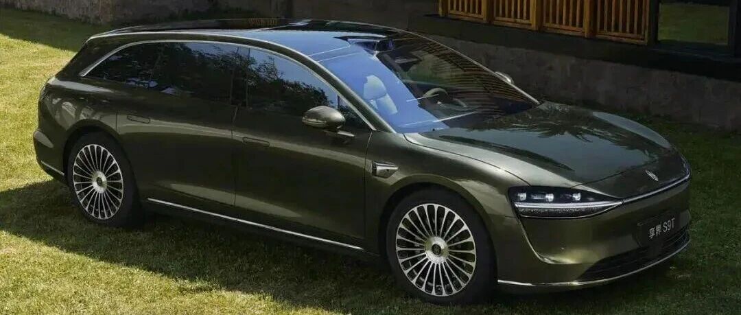 鸿蒙智行推出的享界S9T以30.98-36.98万元的厂商指导价，成为中大型豪华旅行车领域的一匹黑马