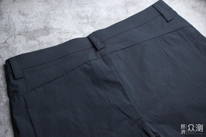 單導彈力休閑直筒褲,運動通勤一條搞定_新浪眾測