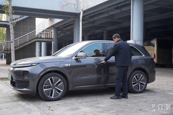 單導彈力休閑直筒褲,運動通勤一條搞定_新浪眾測