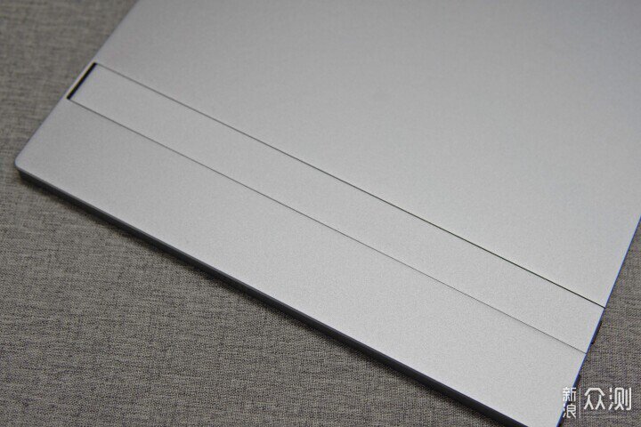 外觀顏值+畫質色彩雙在線，ARZOPA便攜顯示器_新浪眾測