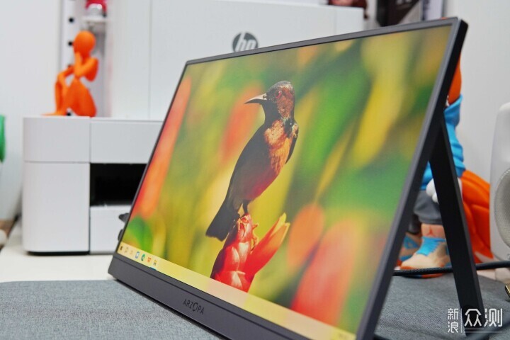 外觀顏值+畫質色彩雙在線，ARZOPA便攜顯示器_新浪眾測