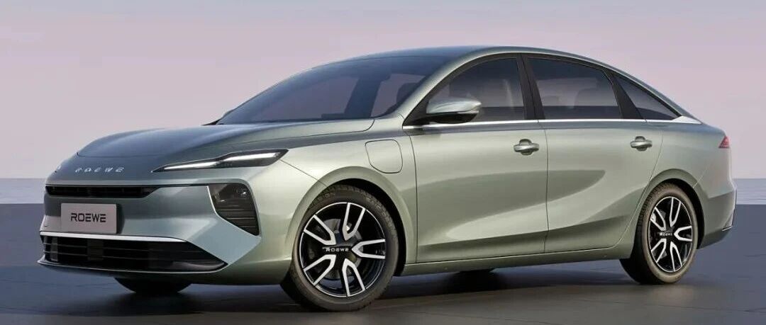 吉利银河A7以8.18万元起的限时指导价杀入中型插混轿车市场