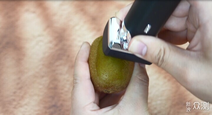 未野MRX剃鬚刀:五刀頭高轉速讓剃鬚成為享受_新浪眾測