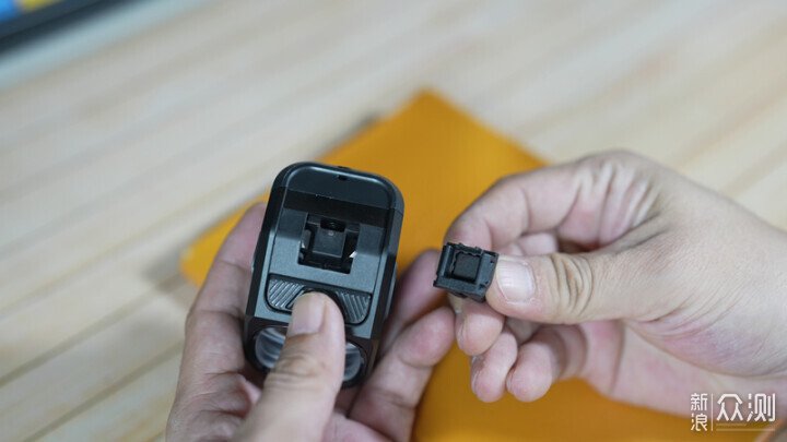 玩爆夜騎二百米遠光盯住你-邁極炫CBL1600PRO_新浪眾測