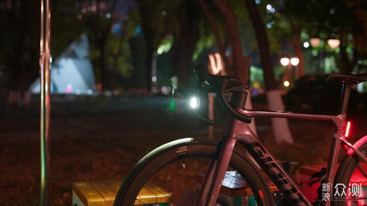 玩爆夜騎二百米遠光盯住你-邁極炫CBL1600PRO_新浪眾測