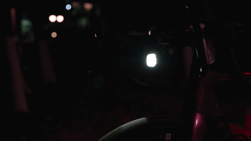 玩爆夜騎二百米遠光盯住你-邁極炫CBL1600PRO_新浪眾測