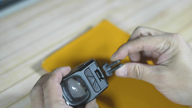 玩爆夜騎二百米遠光盯住你-邁極炫CBL1600PRO_新浪眾測