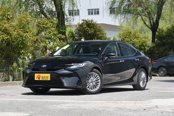 C位出道，走心推荐，丰田凯美瑞全国新车12.69万起
