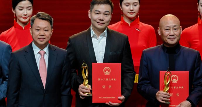 将“觉醒”的力量持续传递下去，话剧《觉醒年代》获文华导演奖