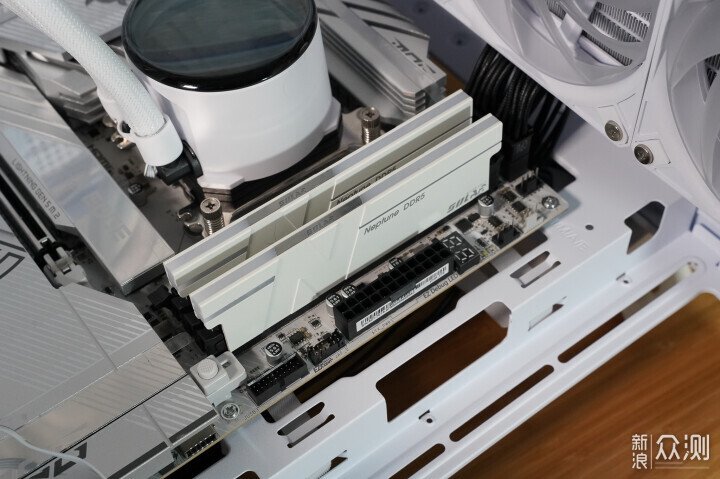 漂亮又能打,微星顯示器MPG 274URDFW E16M實測_新浪眾測