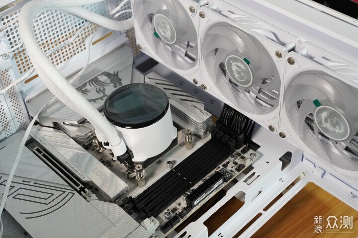 漂亮又能打,微星顯示器MPG 274URDFW E16M實測_新浪眾測