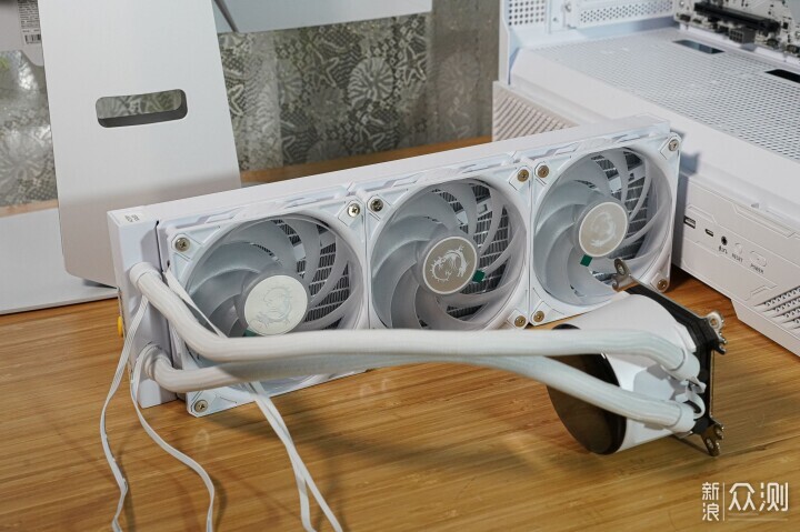 漂亮又能打,微星顯示器MPG 274URDFW E16M實測_新浪眾測