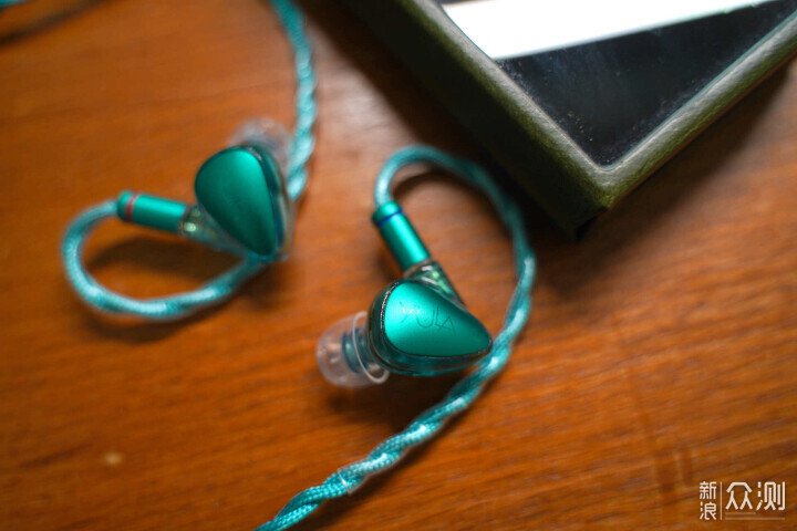 海貝YULA+R2：通勤聽歌 “不將就”_新浪眾測