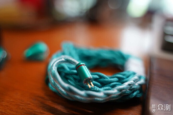 海貝YULA+R2：通勤聽歌 “不將就”_新浪眾測