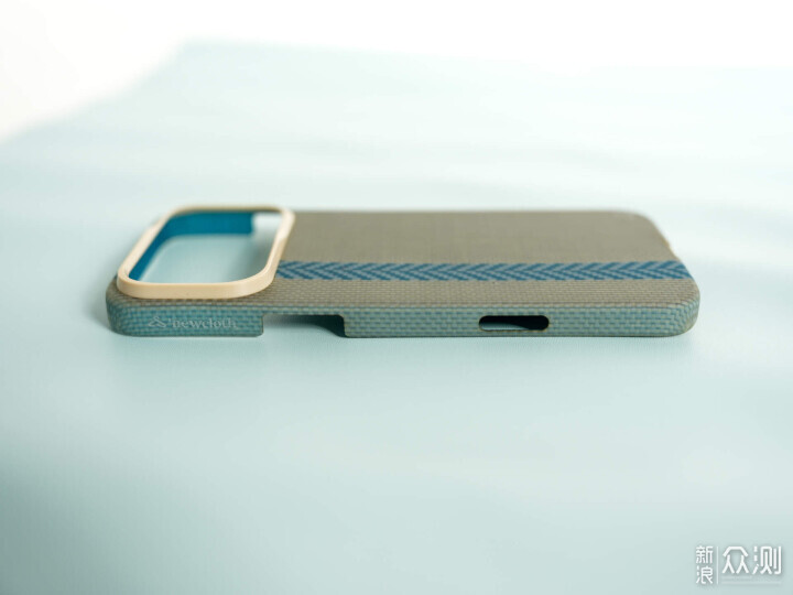 17 Pro Max配上newcloth火星日落殼,絕了_新浪眾測