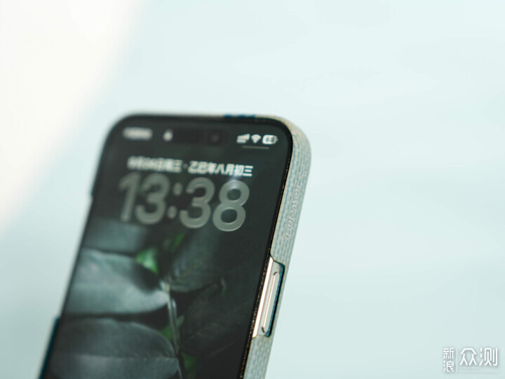 17 Pro Max配上newcloth火星日落殼,絕了_新浪眾測