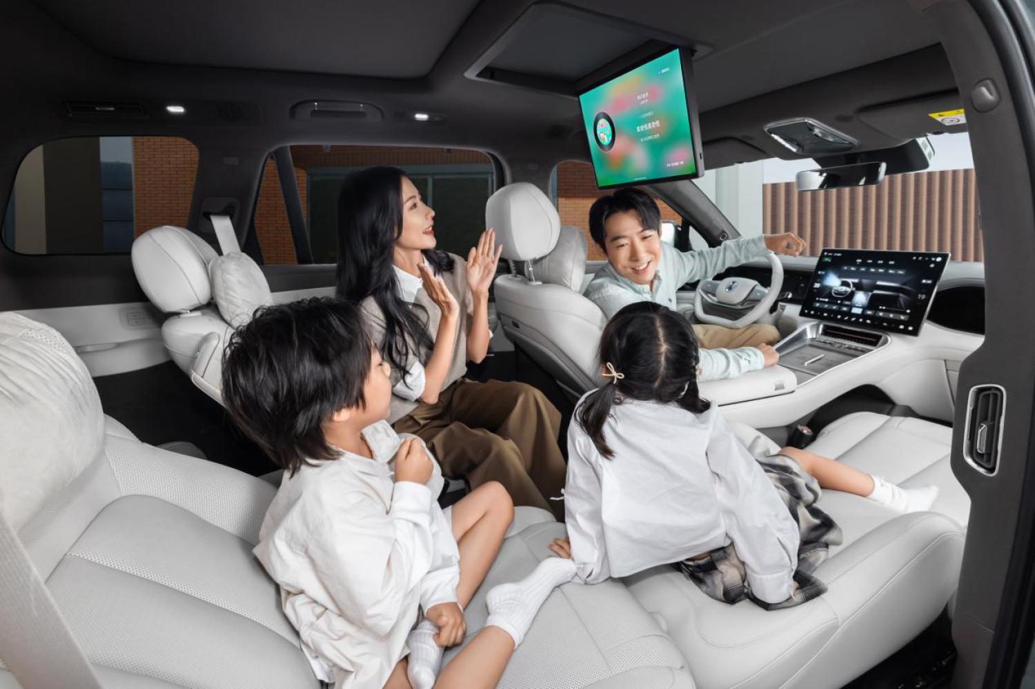 不到30万大六座豪华SUV？腾势N8L挑战传统豪车