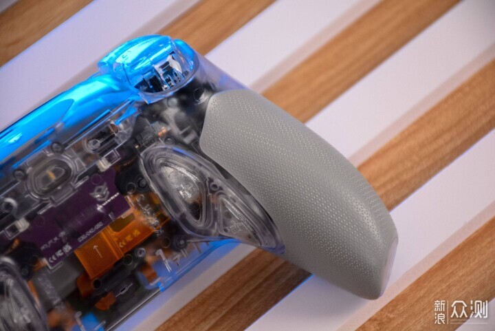 這才是專業玩家的選擇:黑克斯PHANTOM幻刃_新浪眾測