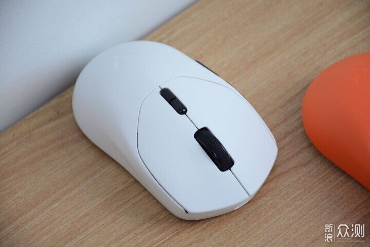 原生雙8K+超長續航:雷柏VT1 二代滑鼠_新浪眾測