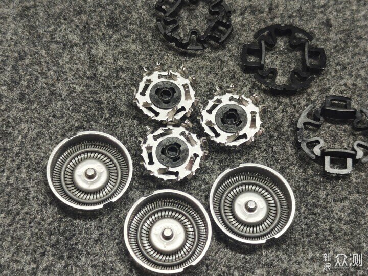 未野MAX剃鬚刀：23000高轉速，千元級享受！_新浪眾測