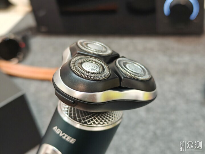 未野MAX剃鬚刀：23000高轉速，千元級享受！_新浪眾測