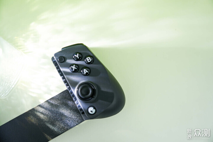 為了那句“小孩依舊”,我入手了這款冠軍手柄_新浪眾測