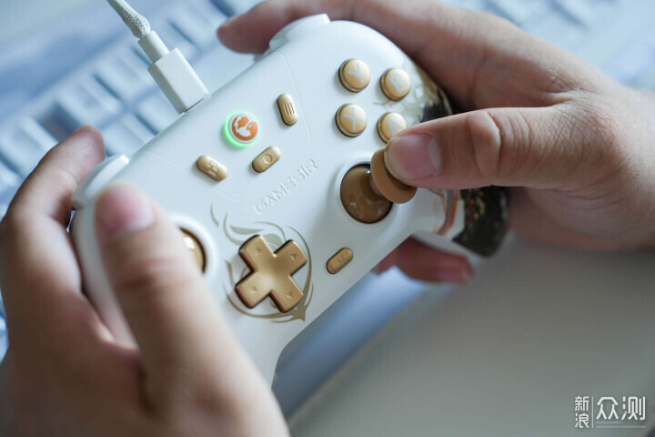 為了那句“小孩依舊”,我入手了這款冠軍手柄_新浪眾測