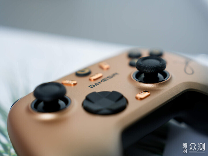 為了那句“小孩依舊”,我入手了這款冠軍手柄_新浪眾測