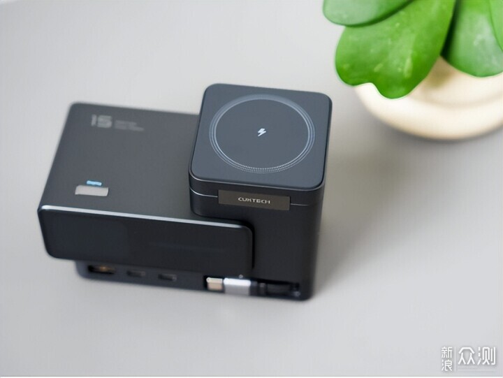 299元的桌面充電中心,讓我扔掉了所有充電頭_新浪眾測