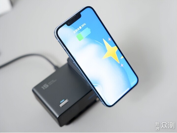 299元的桌面充電中心,讓我扔掉了所有充電頭_新浪眾測