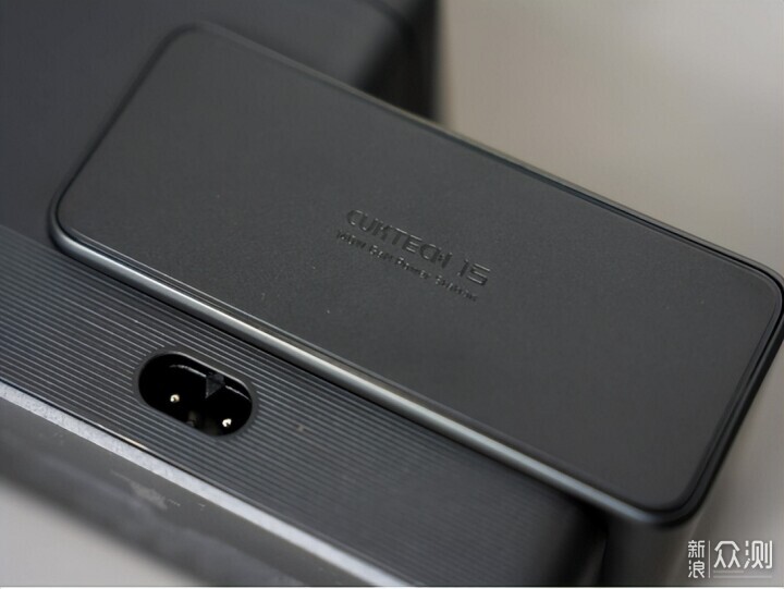 299元的桌面充電中心,讓我扔掉了所有充電頭_新浪眾測