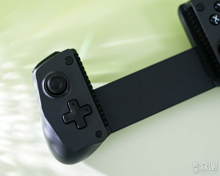 為了那句“小孩依舊”,我入手了這款冠軍手柄_新浪眾測