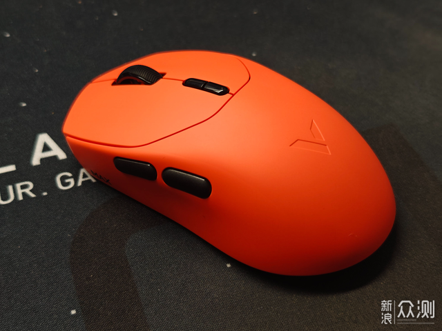輕量化電競新標杆雷柏VT1與VT1 MAX雙滑鼠評測_新浪眾測