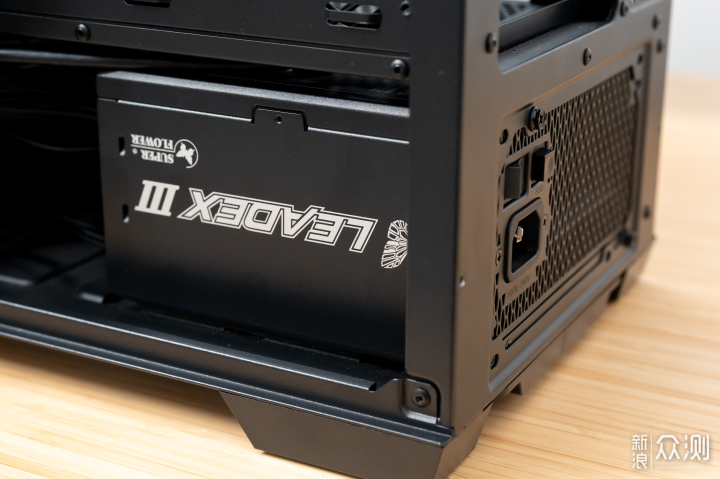 澎湃電力釋放:振華LEADEX III PE 1000W電源_新浪眾測